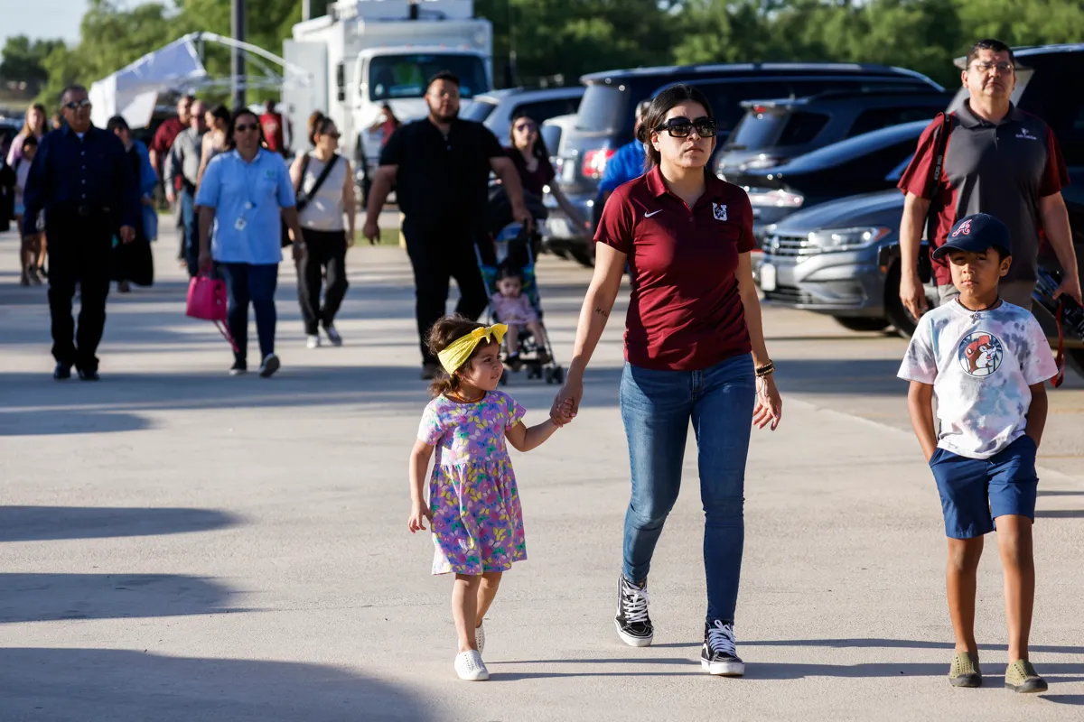 ¿Cómo hablarle a los niños sobre la violencia armada?