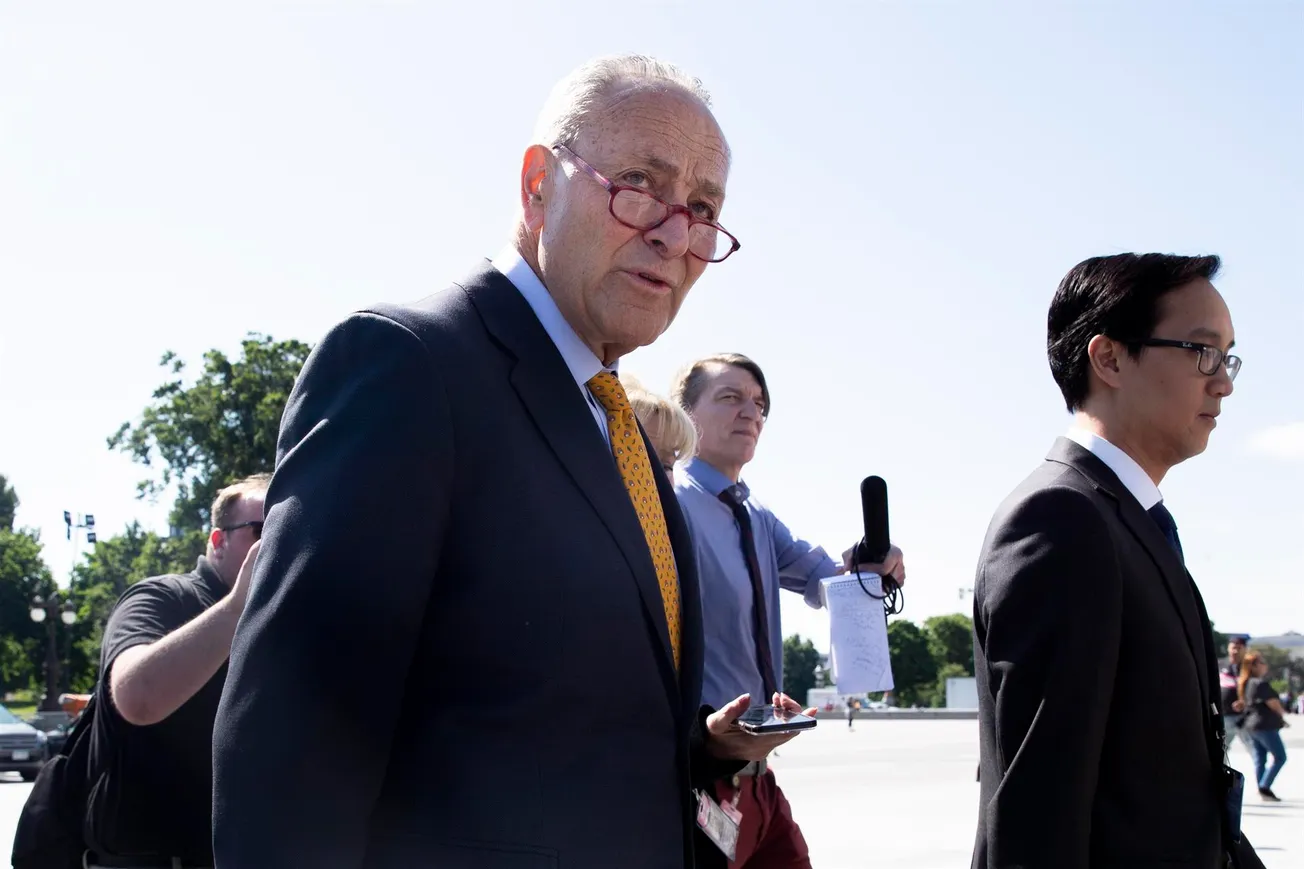 El Congreso estudia leyes de “bandera roja” para frenar la violencia armada