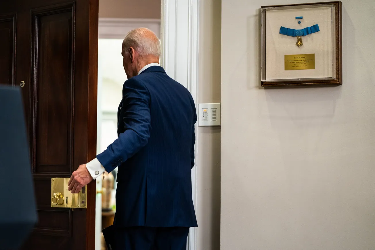 A seis meses de cruciales elecciones intermedias, Biden enfrenta numerosos retos