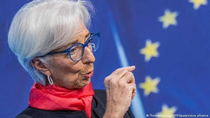 Lagarde dice que "las criptomonedas no valen nada"