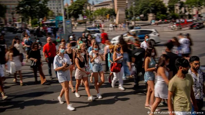 ¿Cuál podría ser el futuro de la pandemia en los próximos 5 años? Científicos esbozan 3 posibles escenarios