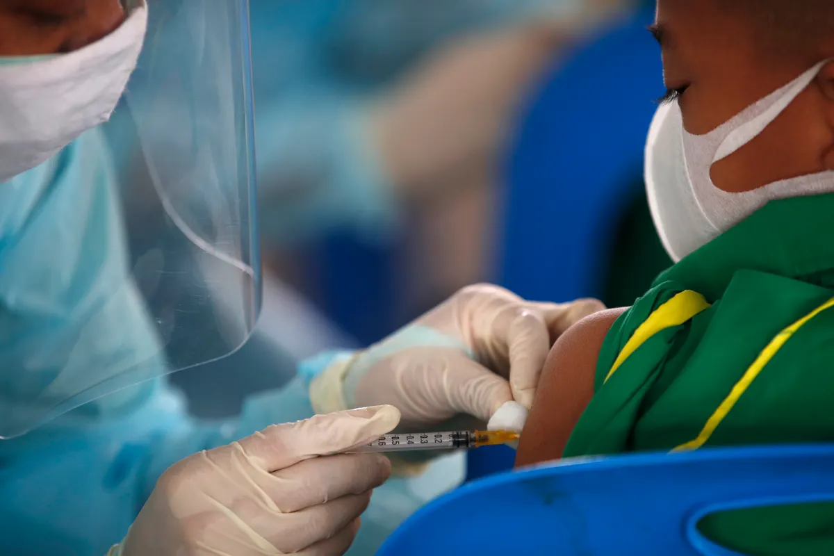 Vacuna COVID-19 de Pfizer para niños tiene 80% de eficacia