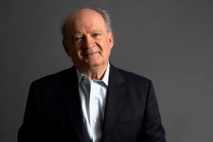 Carlos Blanco destaca con su nueva novela "Gran marcha hacia el abismo"