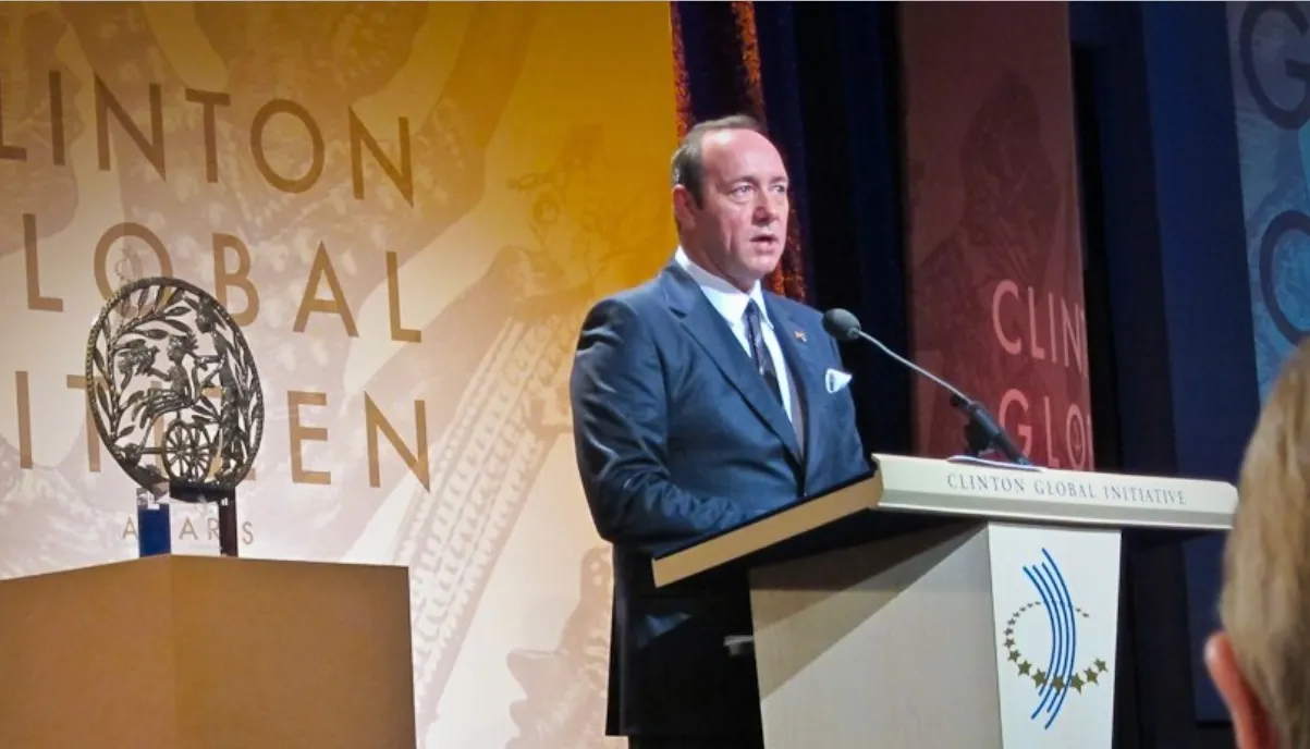 Fiscalía británica acusa a Kevin Spacey de agresión sexual