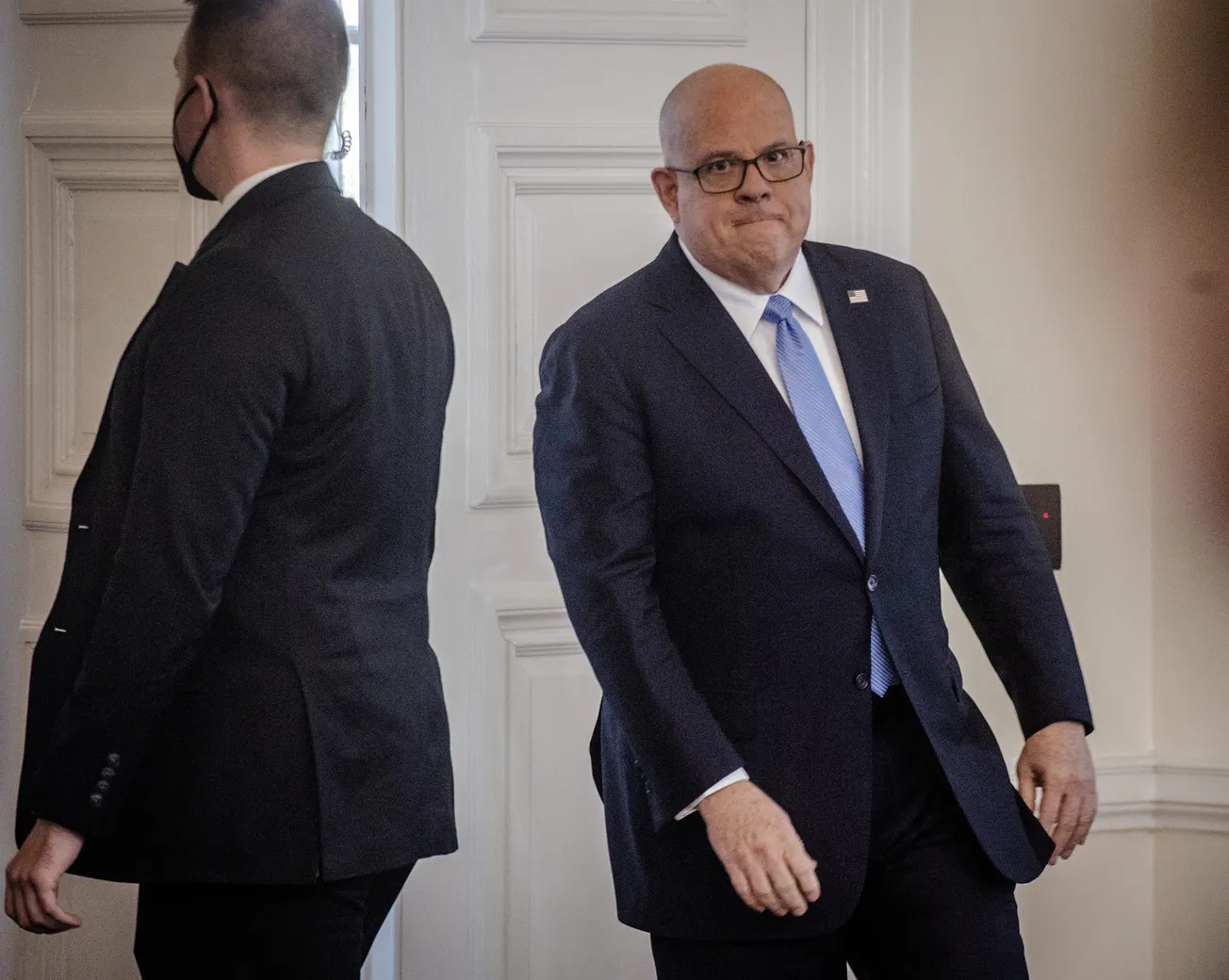 Hogan habla claro buscando que los Republicanos se alejen de Trump