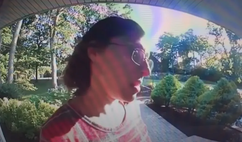 Repartidora de comida se negó a entregar el pedido tras recibir $8 de propina