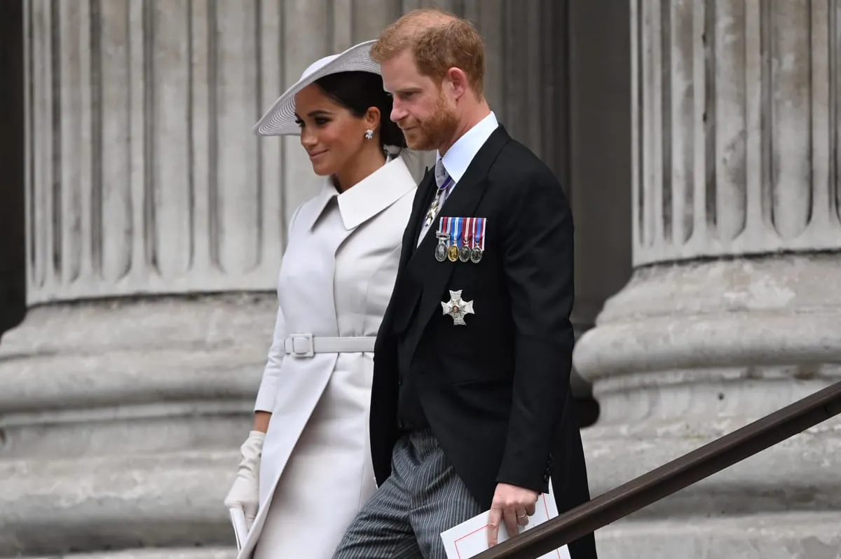 A lo Lady Di: Meghan y Harry fueron perseguidos por paparazzis en autos
