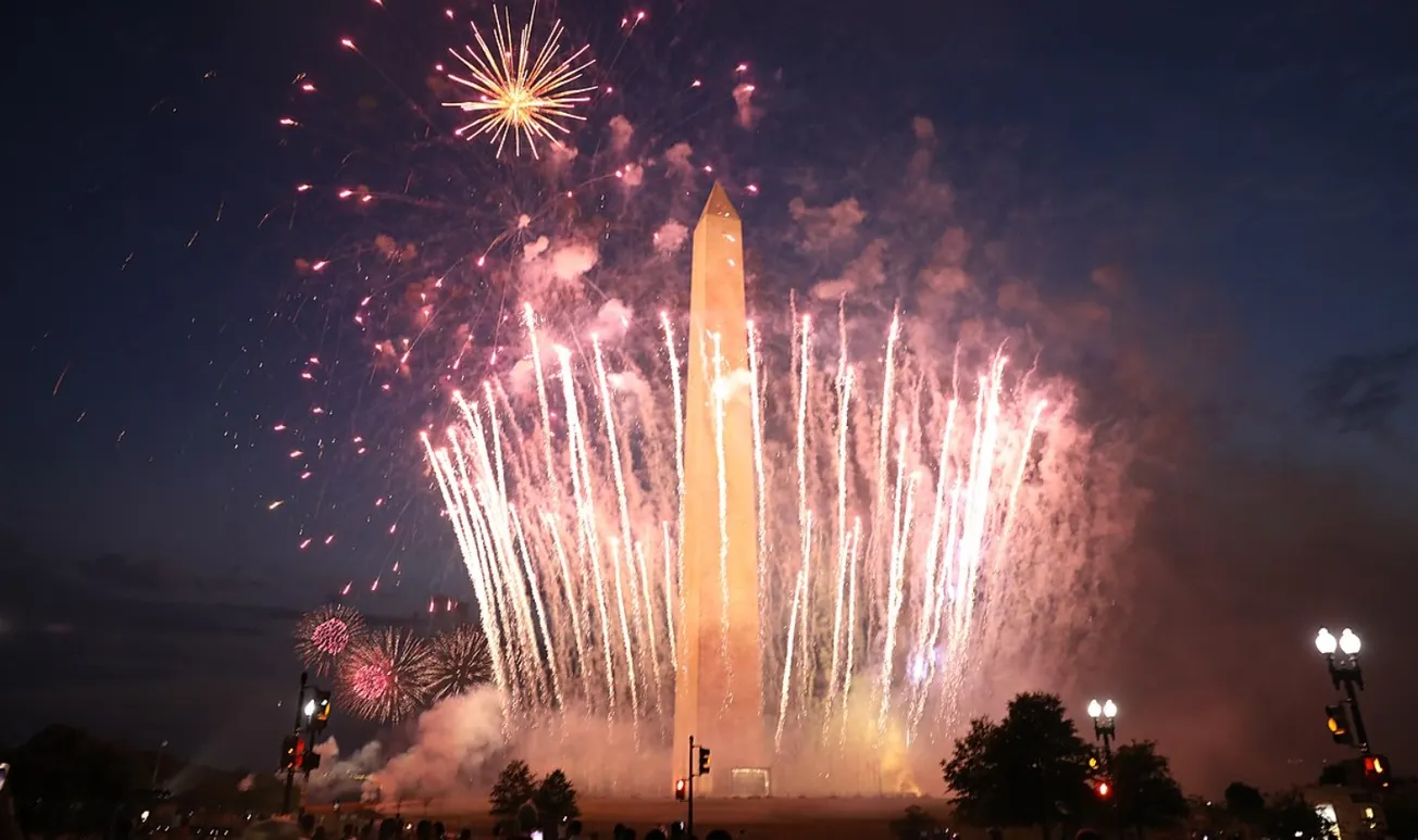 ¿Un 4 de julio sin fuegos artificiales? El clima extremo obligó a ocho ciudades a suspenderlos