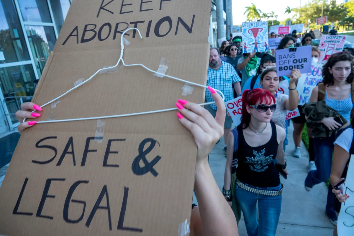 CVS y Rite Aid limitan la compra de la píldora del día siguiente para evitar escasez