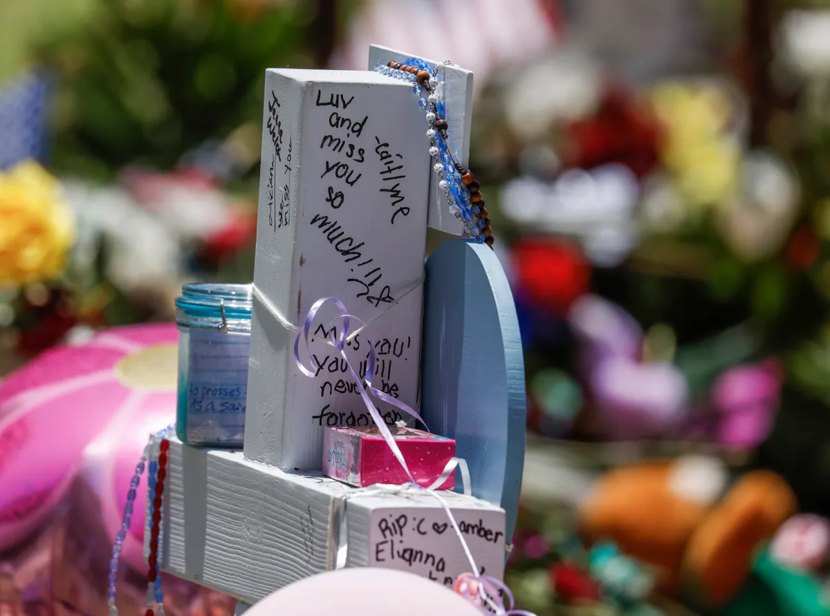 Profesor de Uvalde dice que nunca perdonará a la policía por su actuación durante tiroteo