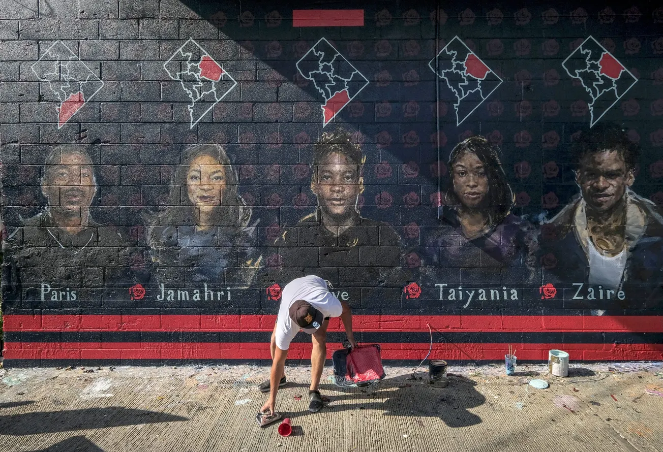 En paralelo a las masacres armadas, la violencia cotidiana con armas de fuego sigue cobrando víctimas