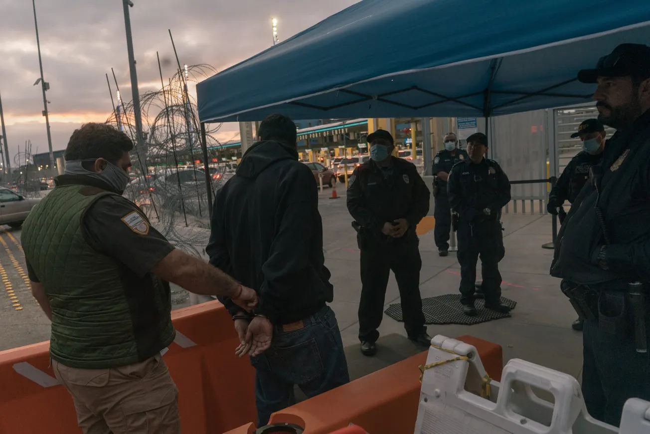 Nominado de Biden para dirigir ICE retira su candidatura