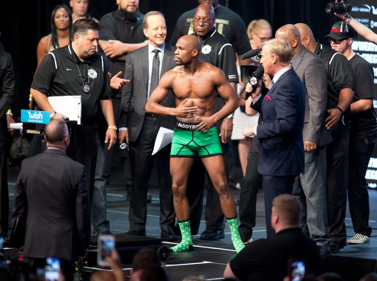 Floyd Mayweather peleará contra un luchador de MMA japonés