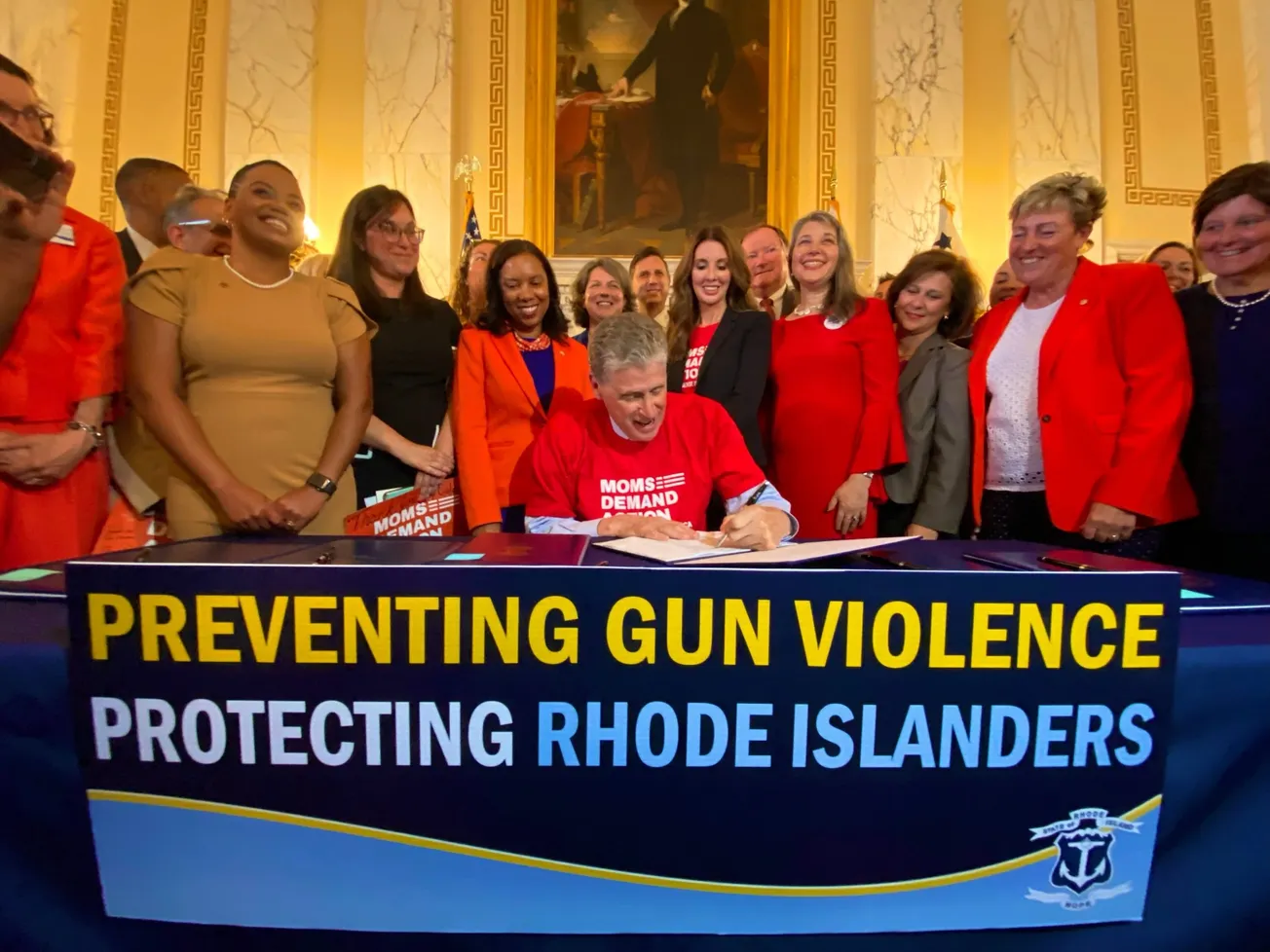 Rhode Island: otro estado que aprueba leyes para frenar la violencia armada