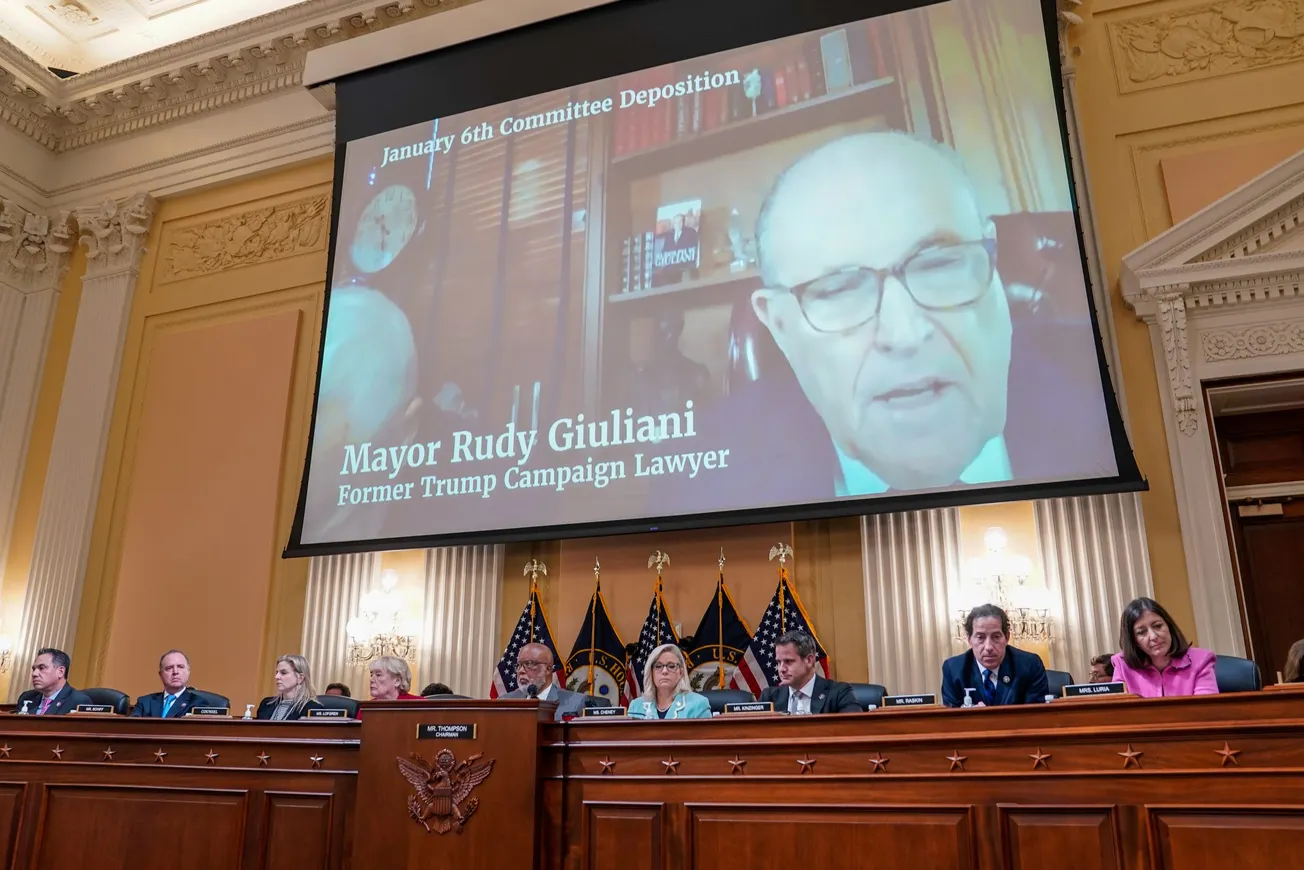 Las luchas internas del equipo de Trump ante el 6 de enero