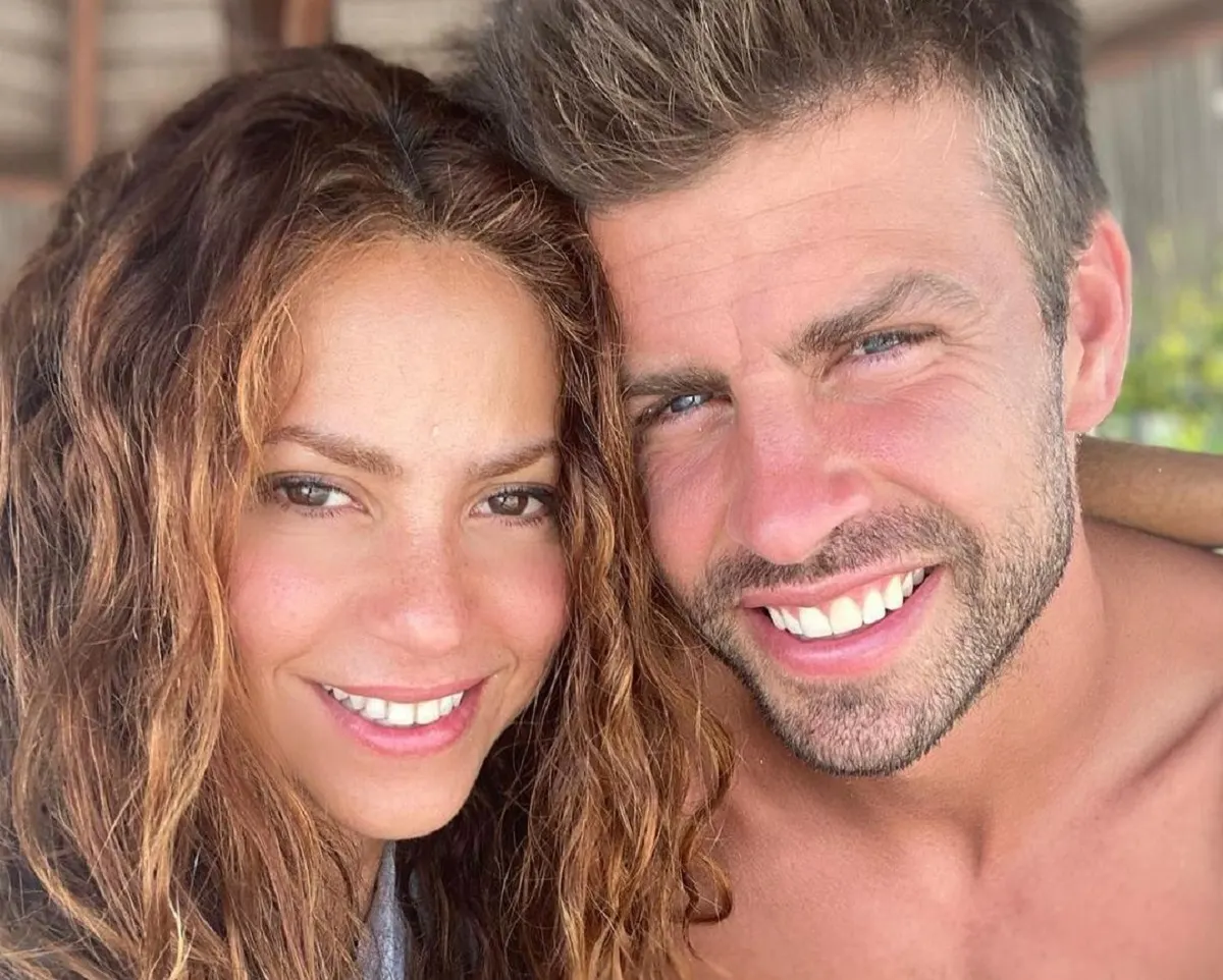 Piqué le es infiel a Shakira