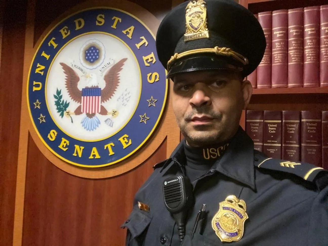 La hazaña de un sargento latino, al filo de la muerte en el ataque al Capitolio