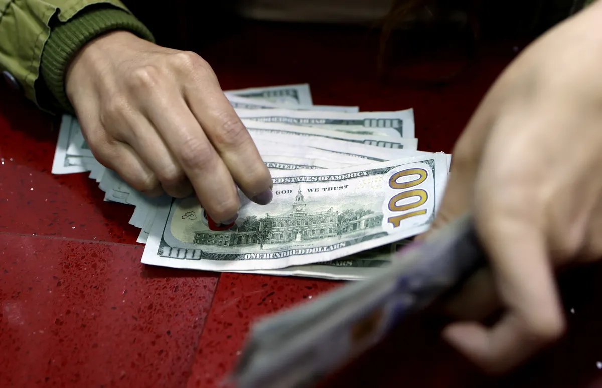 El gasto al consumidor subió ligeramente en junio, ¿qué significa?