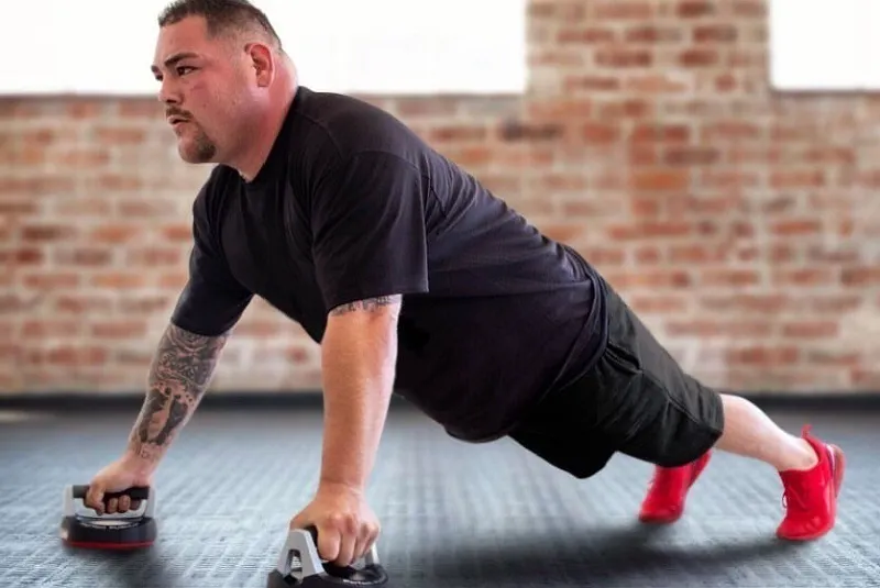 Andy Ruiz sorprende en las redes sociales con su poderosa pegada