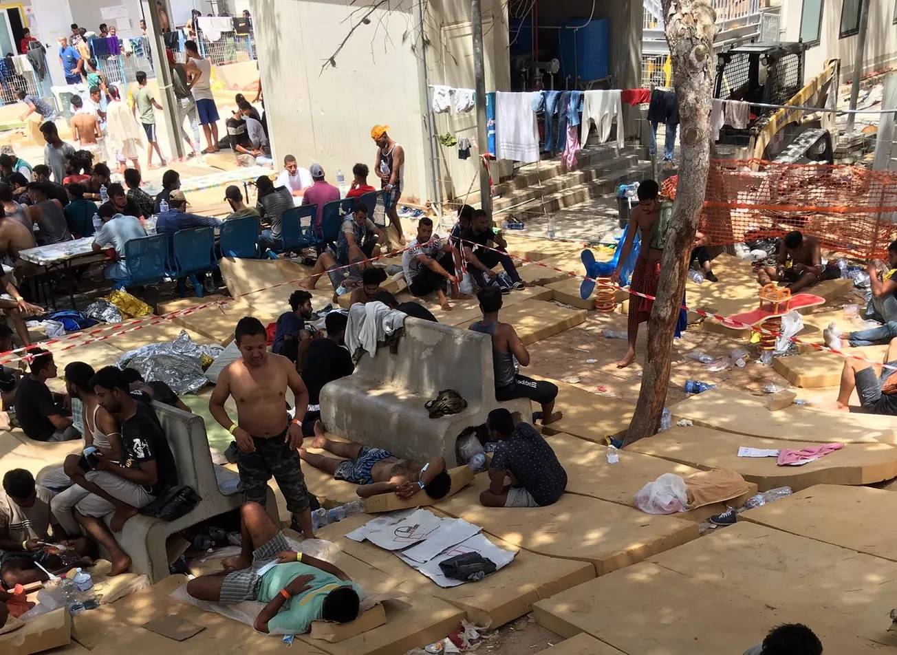 Centro de refugiados de Lampedusa fue desalojado