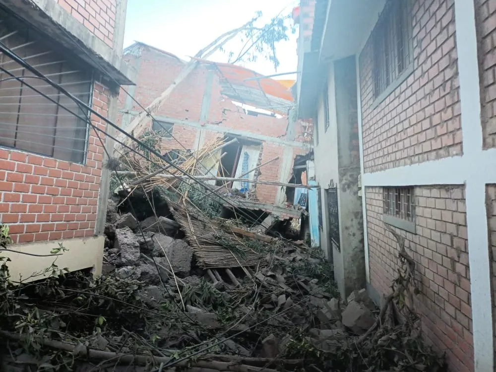 Derrumbe de cerro en Perú sepultó más de 52 casas