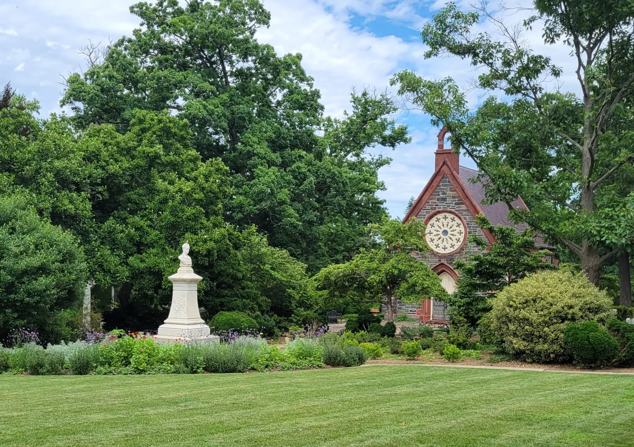 ¿Qué hay en el cementerio más antiguo de DC, en Georgetown?