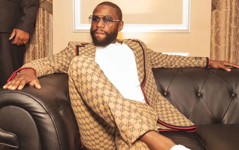 Mayweather ataca a Canelo Álvarez: "se hizo famoso por ser mi telonero"