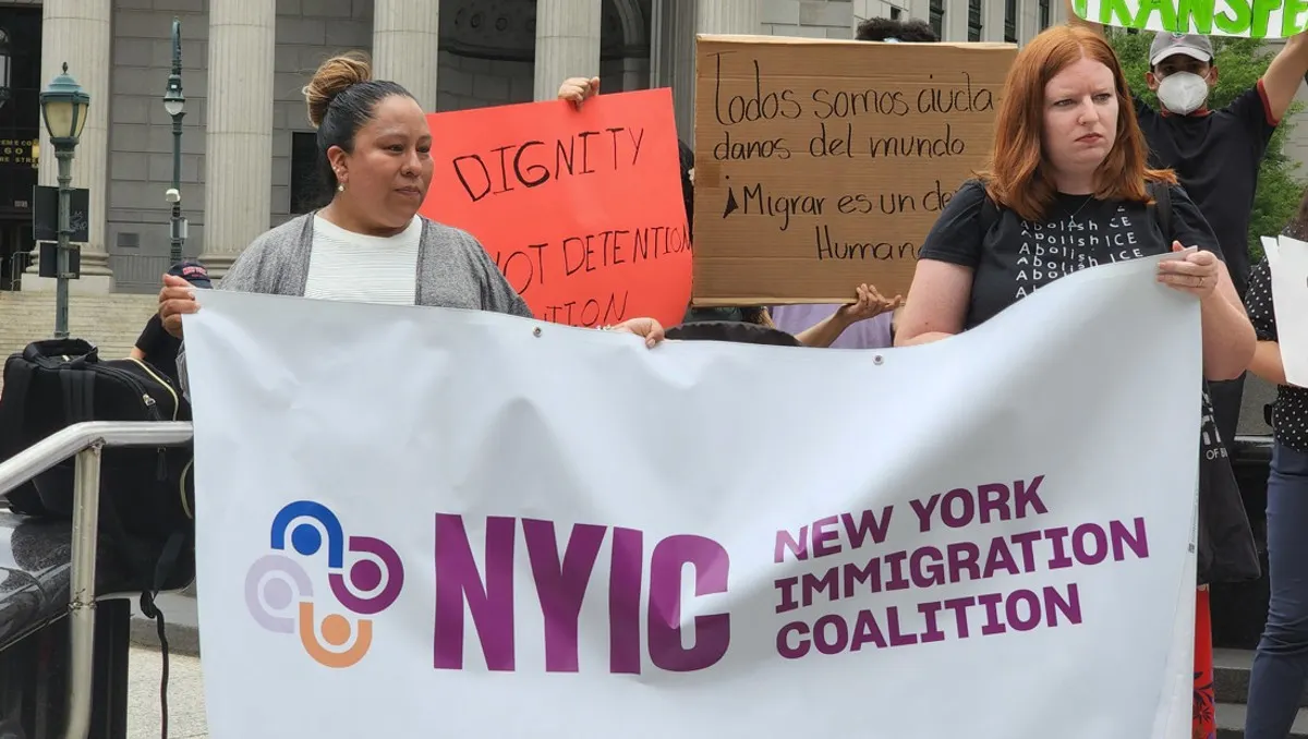 ICE traslada a 70 migrantes detenidos de New York a otros estados sin previo aviso