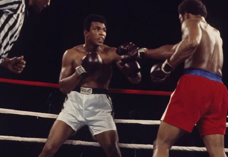 Subastan un cinturón de campeón de Muhammad Ali por $6.18 millones