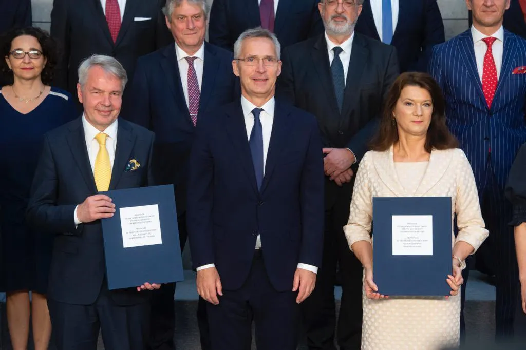 OTAN: Suecia y Finlandia se convierten en miembros 'de facto'