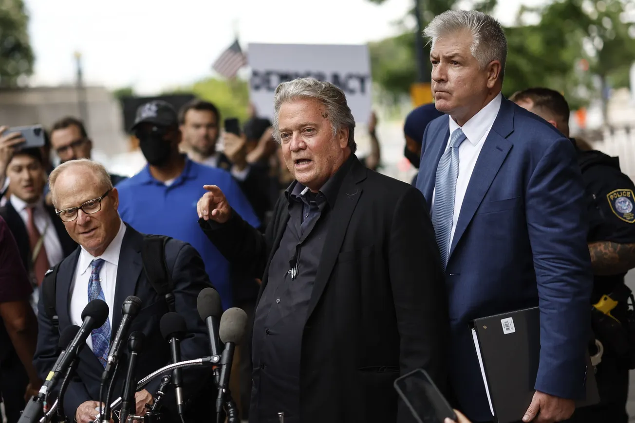 Bannon vuelve a la carga