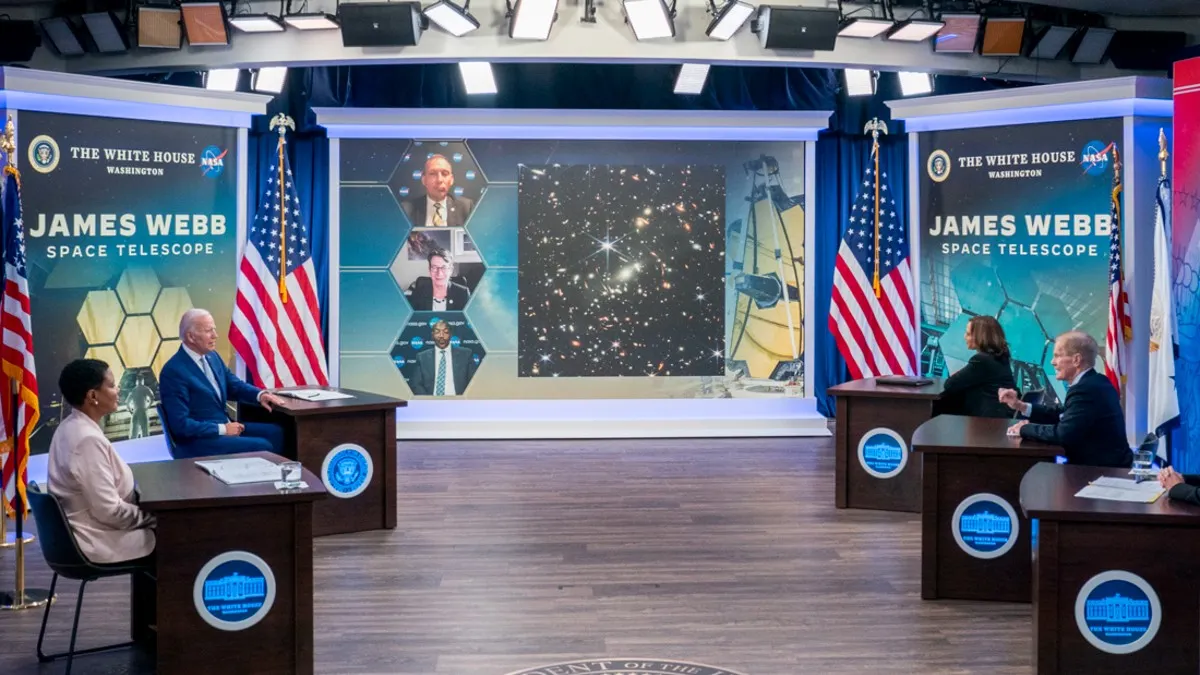 La NASA revela la primera imagen del espacio en alta definición... Así se ve