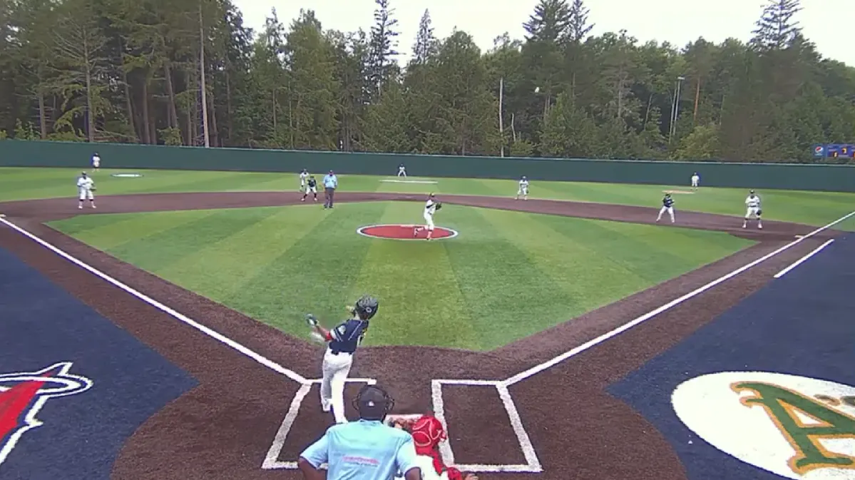 Un niño sin un brazo se hace viral tras conectar jonrones