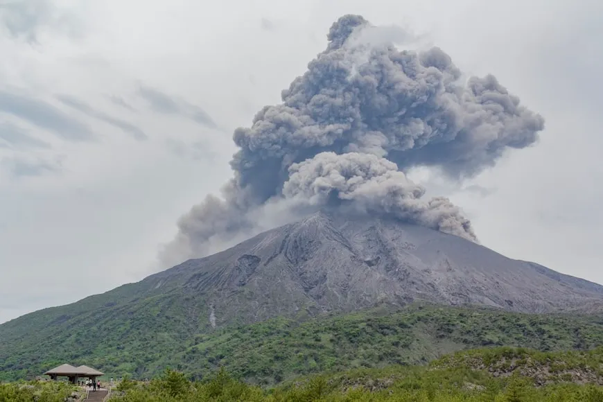 Volcán Sakurajima activa alerta máxima en Japón