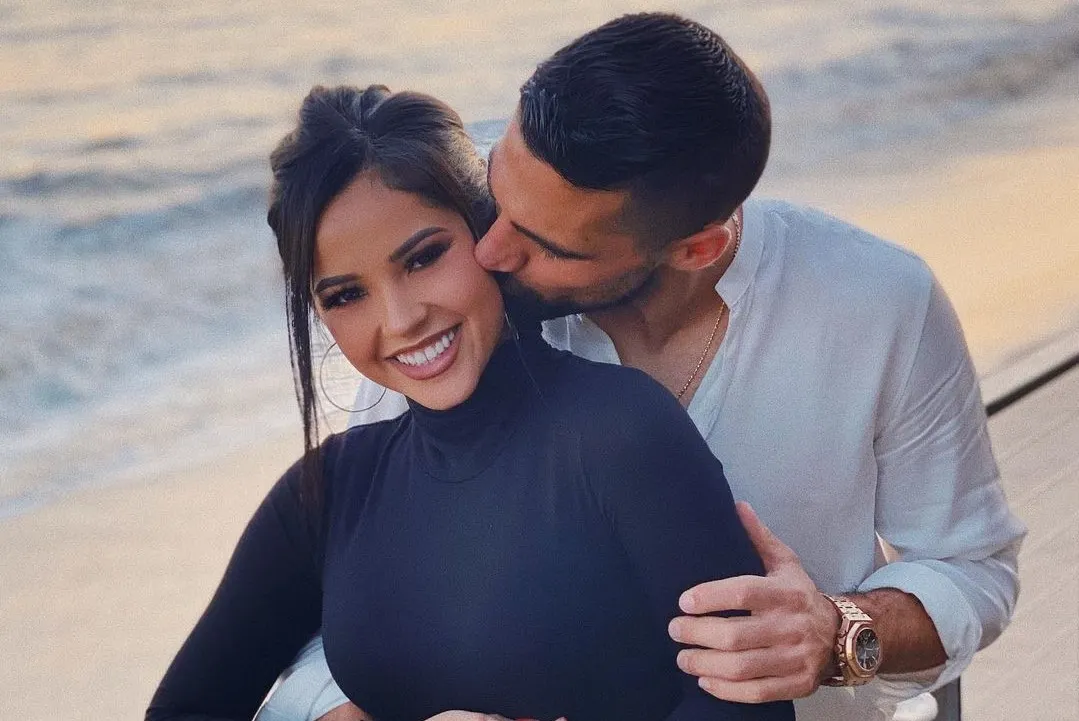 Becky G y Sebastian Lletget
