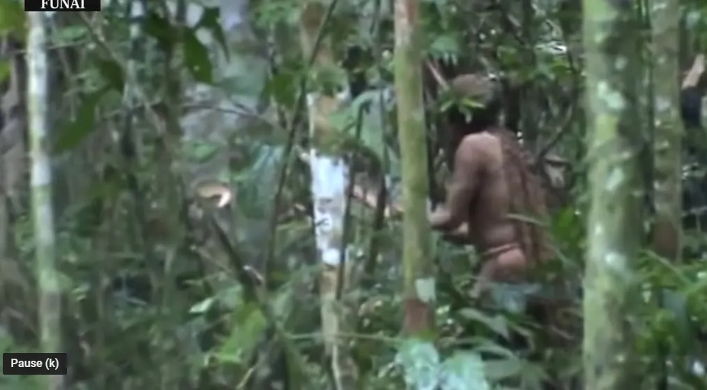 Murió el hombre del hoyo, último miembro de una tribu amazónica