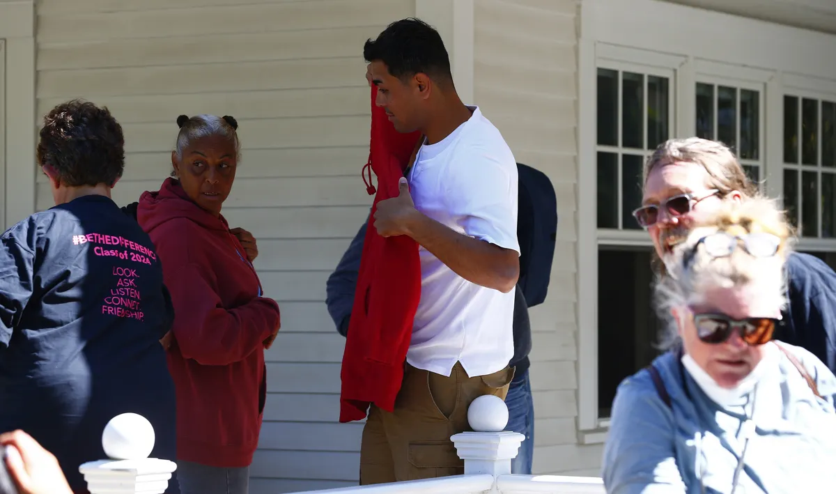 Ron DeSantis dijo que seguirá enviando migrantes a ciudades santuario