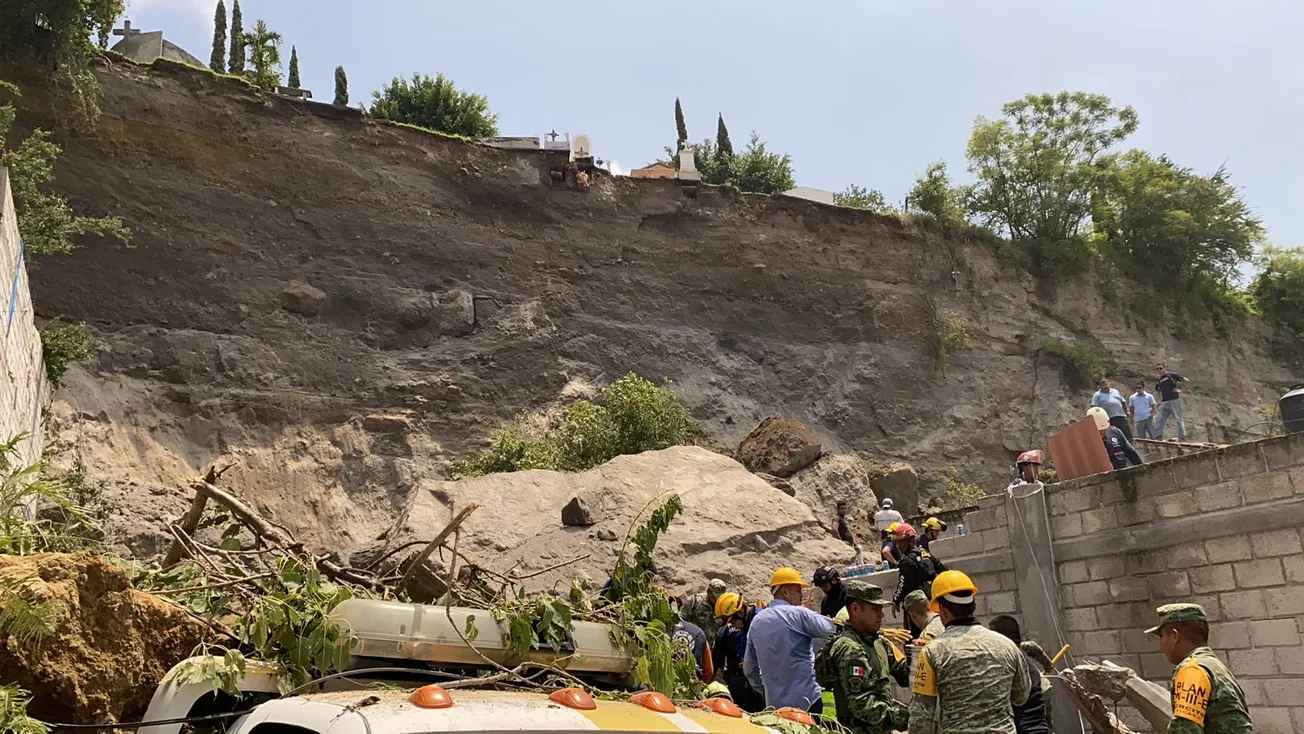 Tras derrumbe en Cuernavaca todavía hay casas en peligro