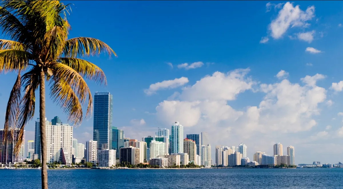 Candidatos de Florida para las elecciones intermedias harán una gira en autobús