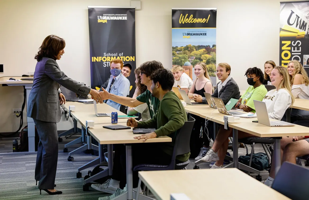 Kamala Harris invita a los latinos de Wisconsin a votar en noviembre