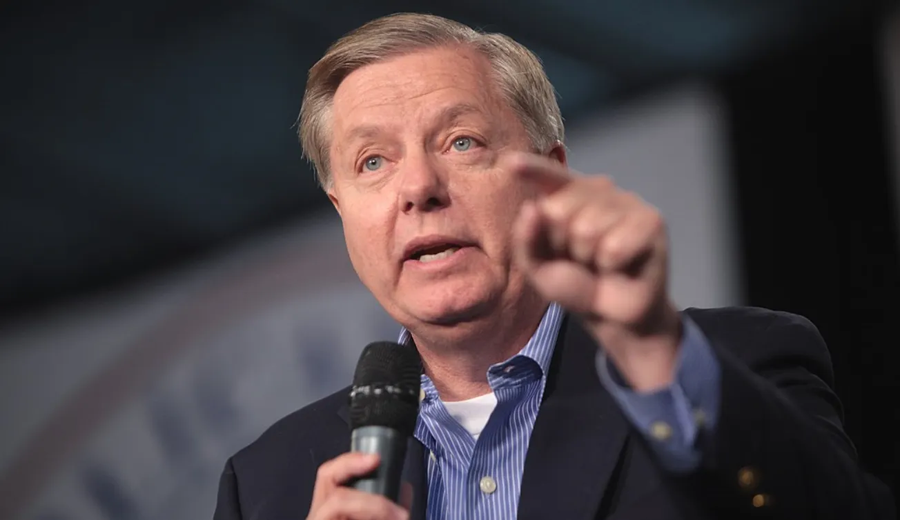 Senador Lindsey Graham está "seguro" de que los estadounidenses apoyan la restricción del aborto