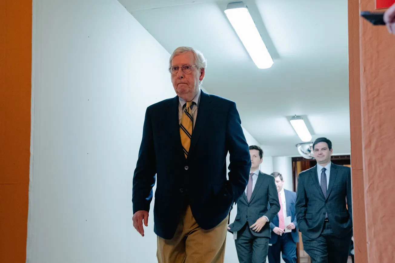 El súper PAC de Mitch McConnell toma control del gasto publicitario del GOP