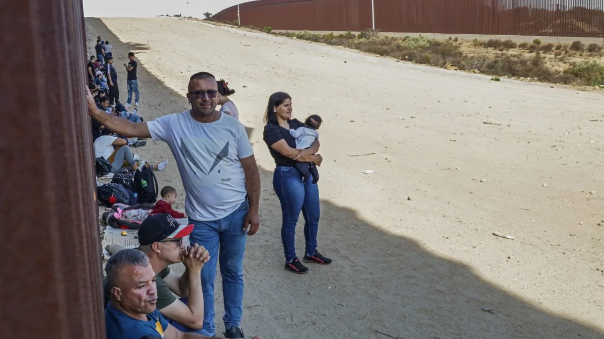 Récord histórico: los migrantes que cruzaron  la frontera el último año equivalen a la población de Houston