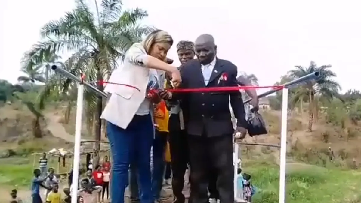 Puente peatonal colapsó durante su inauguración en República del Congo