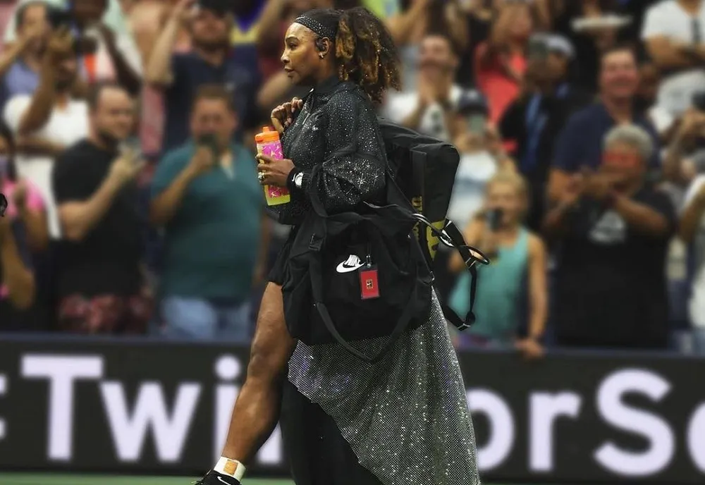 Serena Williams bromea con un regreso al estilo Tom Brady