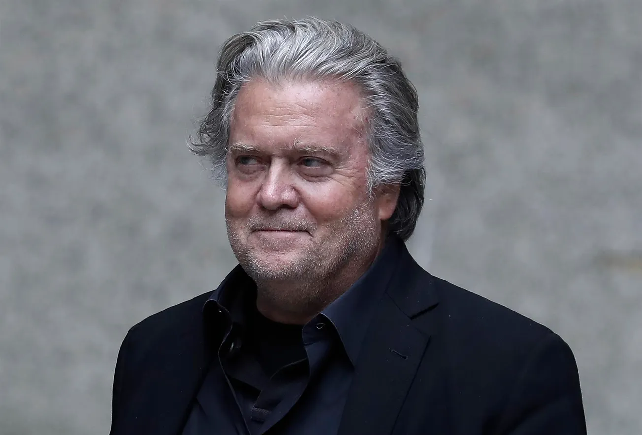 Steve Bannon se declara inocente de fraude vinculado al muro fronterizo