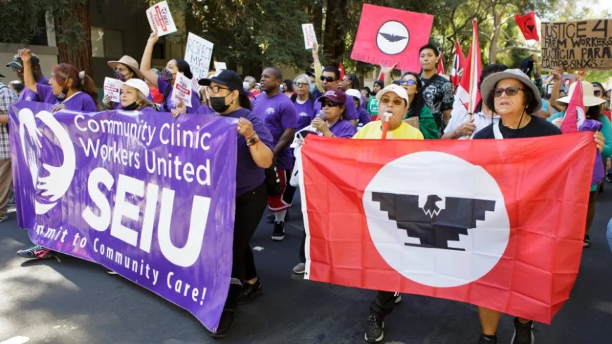 Dirigentes agrícolas latinos exigen a gobernador de California firme ley pro libertad sindical