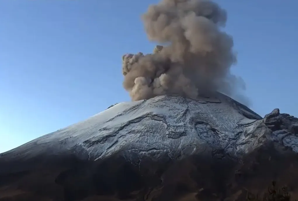 Volcán Popocatépetl en alerta amarilla por explosiones