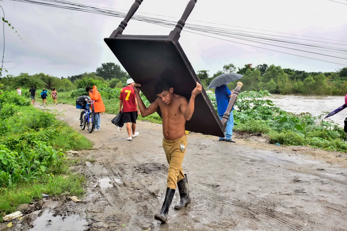 Julia se degrada a tormenta tropical y deja 13 muertos en Centroamérica