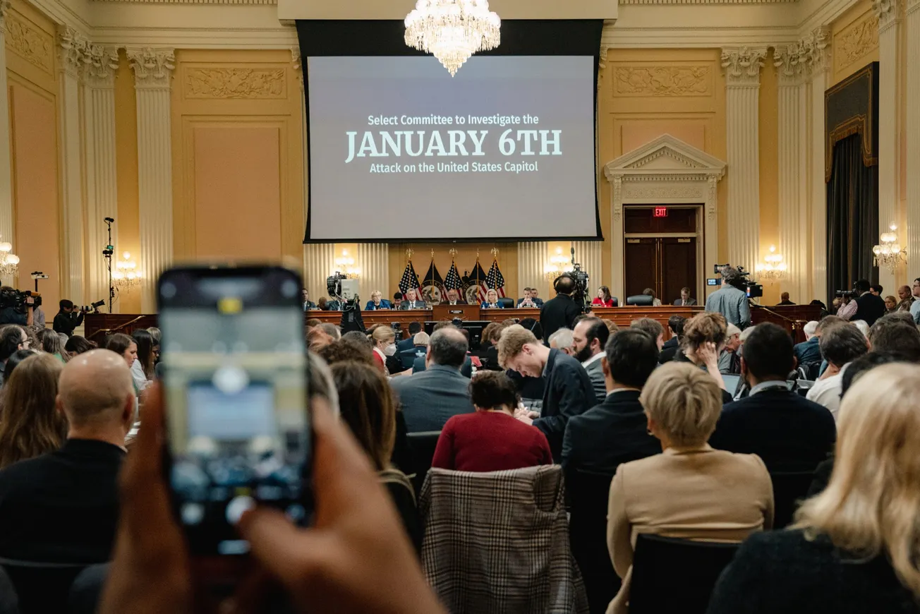Comité del 6 de enero decidió que si enviará referencias criminales al Departamento de Justicia